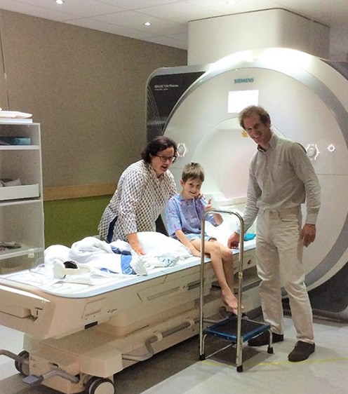 Kayne giving a big thumbs up following his 3T brain MRI scan at HIRF