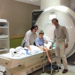 Kayne giving a big thumbs up following his 3T brain MRI scan at HIRF